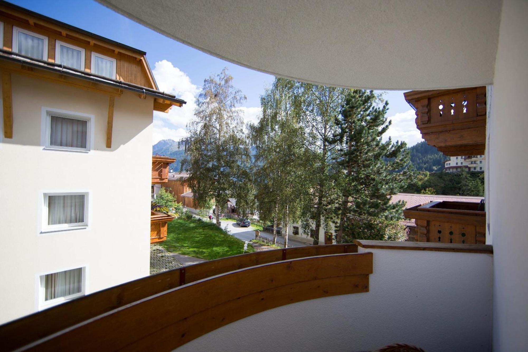 Pension Alpenrose Serfaus Rom bilde